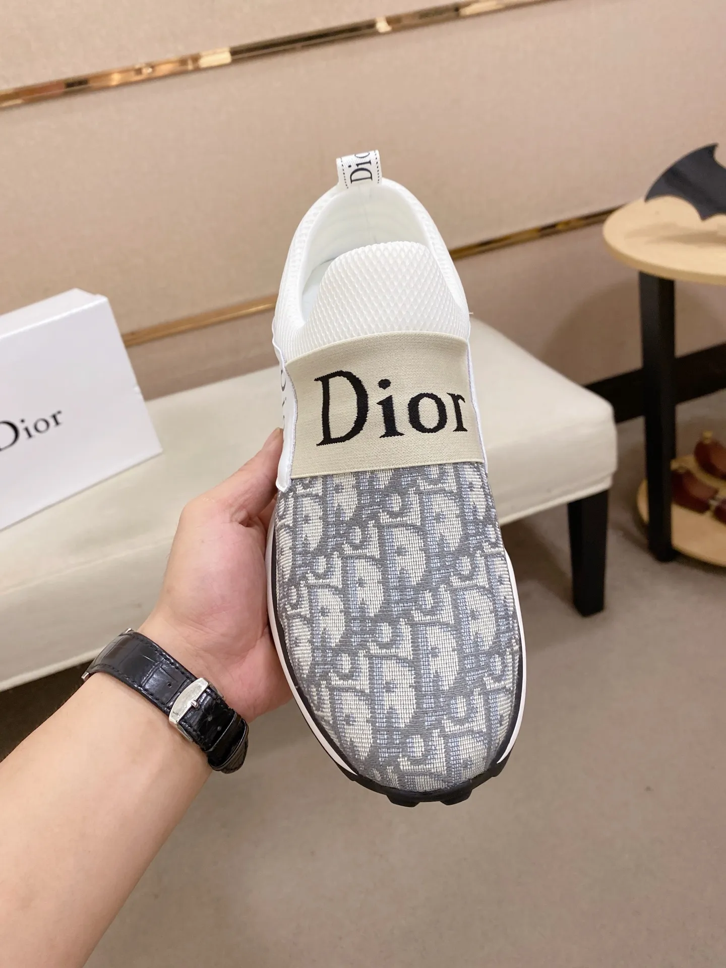 Men's shoes💰: 462💰 [Dior·Dior] New casual sports style men's shoes, new spring and summer design, perfect workmanship, lace-up style to create wardrobe quality, upper: imported first-layer cowhide, sheepskin lining is soft and comfortable, ultra-light TPU wear-resistant outsole, simple, versatile fashion men's shoes, excellent color code number 38--44. Can be customized 45 non-returnable